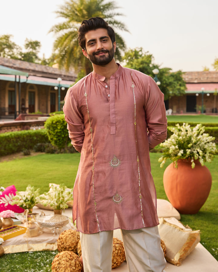 Avneesh Mauve Chanderi Embroidered Kurta