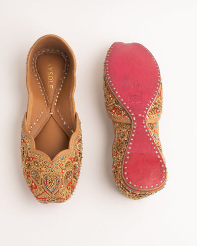 Hunar Red Handcrafted Jutti