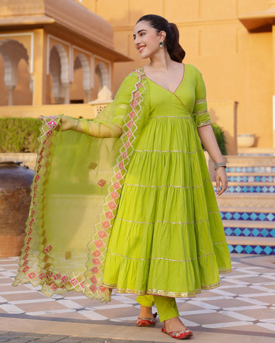 Ira Sharma in Soft Yellow Cotton Suit Set – Narayani Vastra