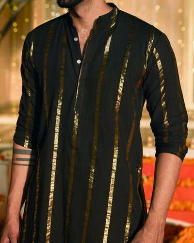 Veeraj Black Knitted Lurex Kurta