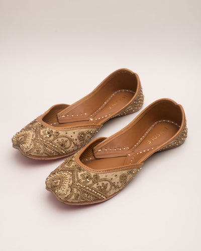 Mehru Beige Handcrafted Jutti