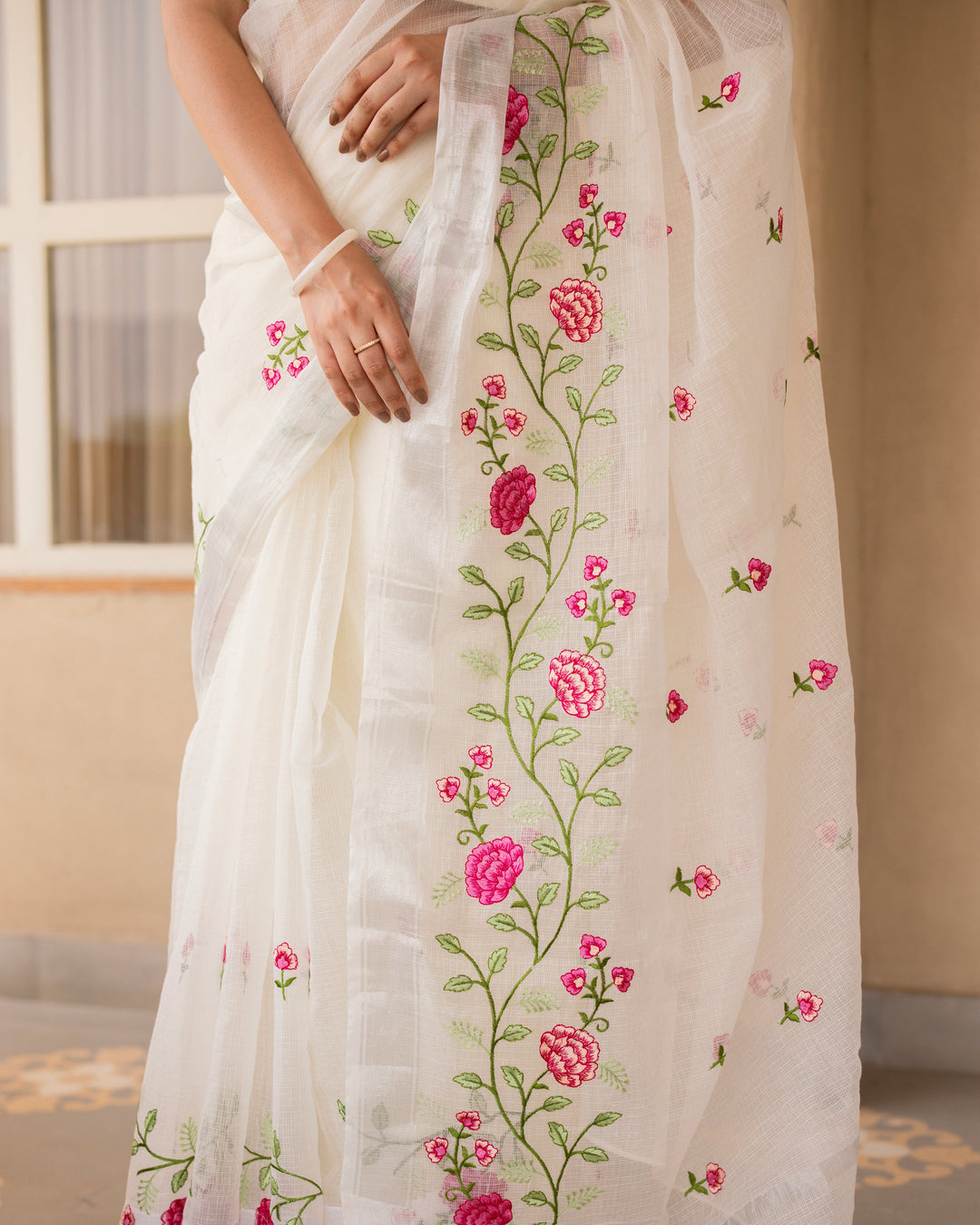 Safed White Doria Embroidered Saree