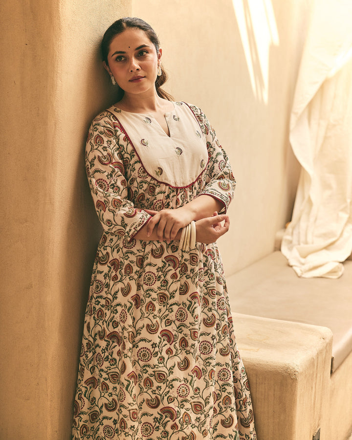 Liza White Cotton Printed kurta Set