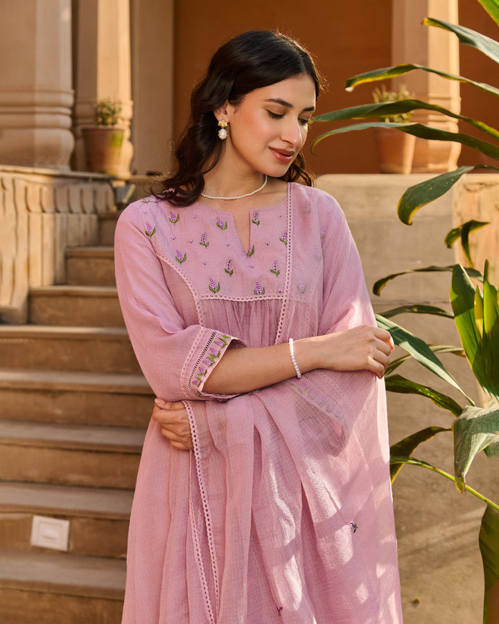 Veil Lavendar Embroidered Doria Suit Set