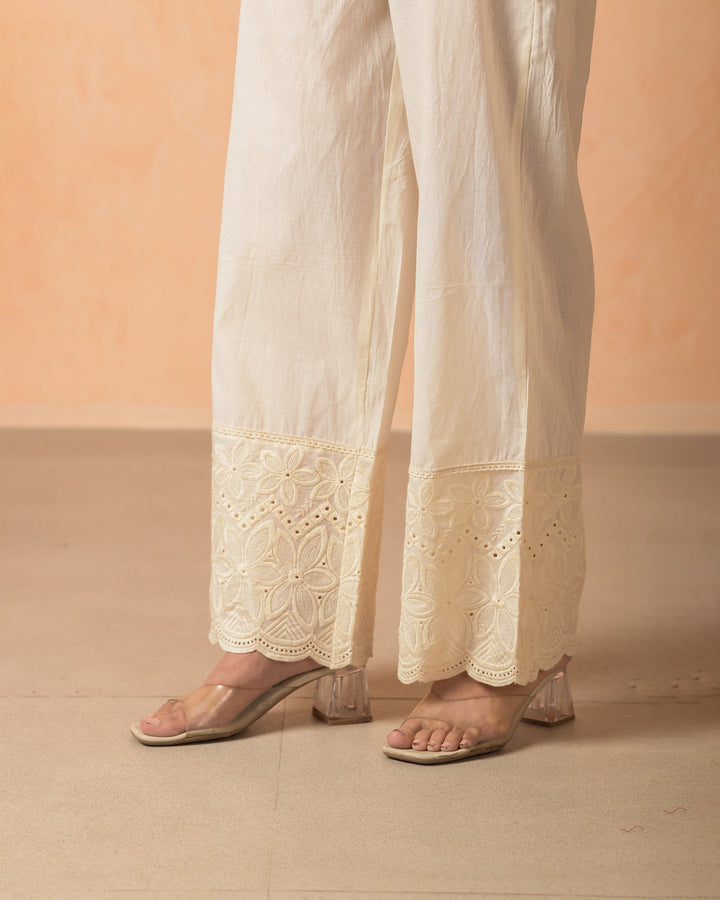 Kairo Cream Cotton Solid Straight Pants