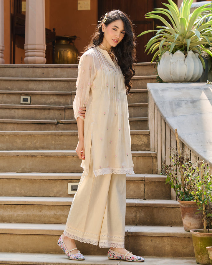 Mila Off White Embroidered Doria Kurta Set