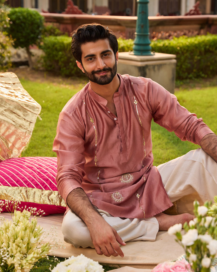 Avneesh Mauve Chanderi Embroidered Kurta