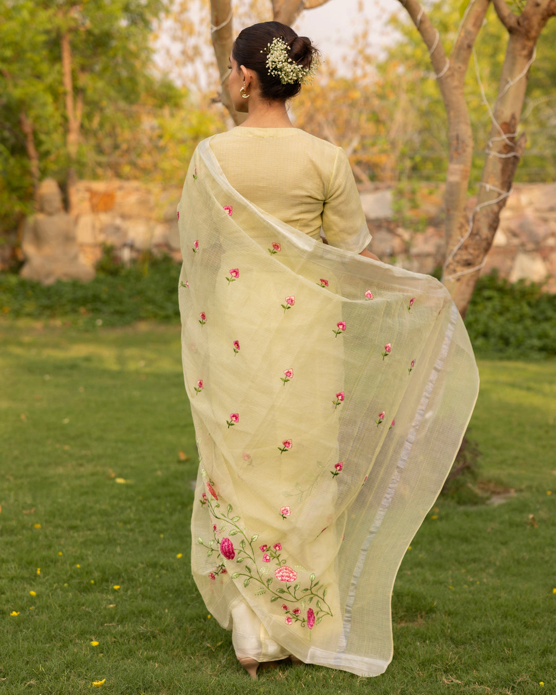 Gulora Light Green Doria Embroidered Saree