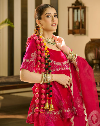 Kyro Pink Embroidered Velvet Suit Set