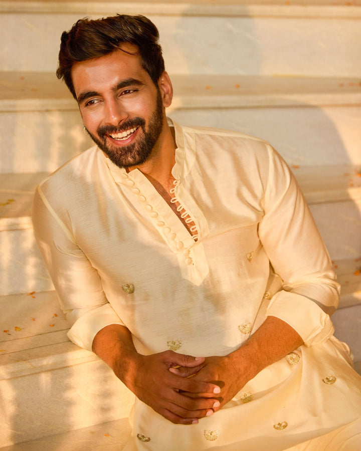 Kunwar Off White Embroidered Chanderi Kurta
