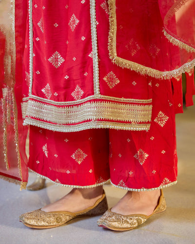 Jashn White Handcrafted Jutti