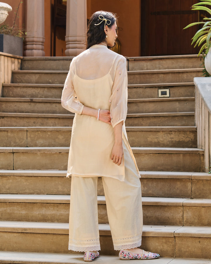 Mila Off White Embroidered Doria Kurta Set