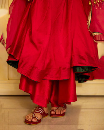 Noor Maroon Kolha Flats 