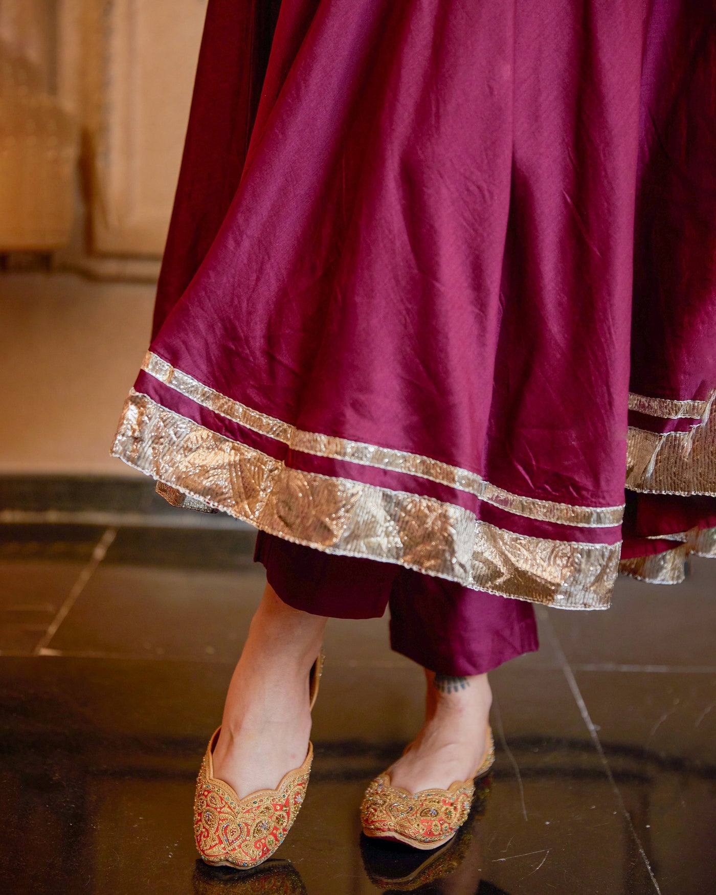 Hunar Red Handcrafted Jutti