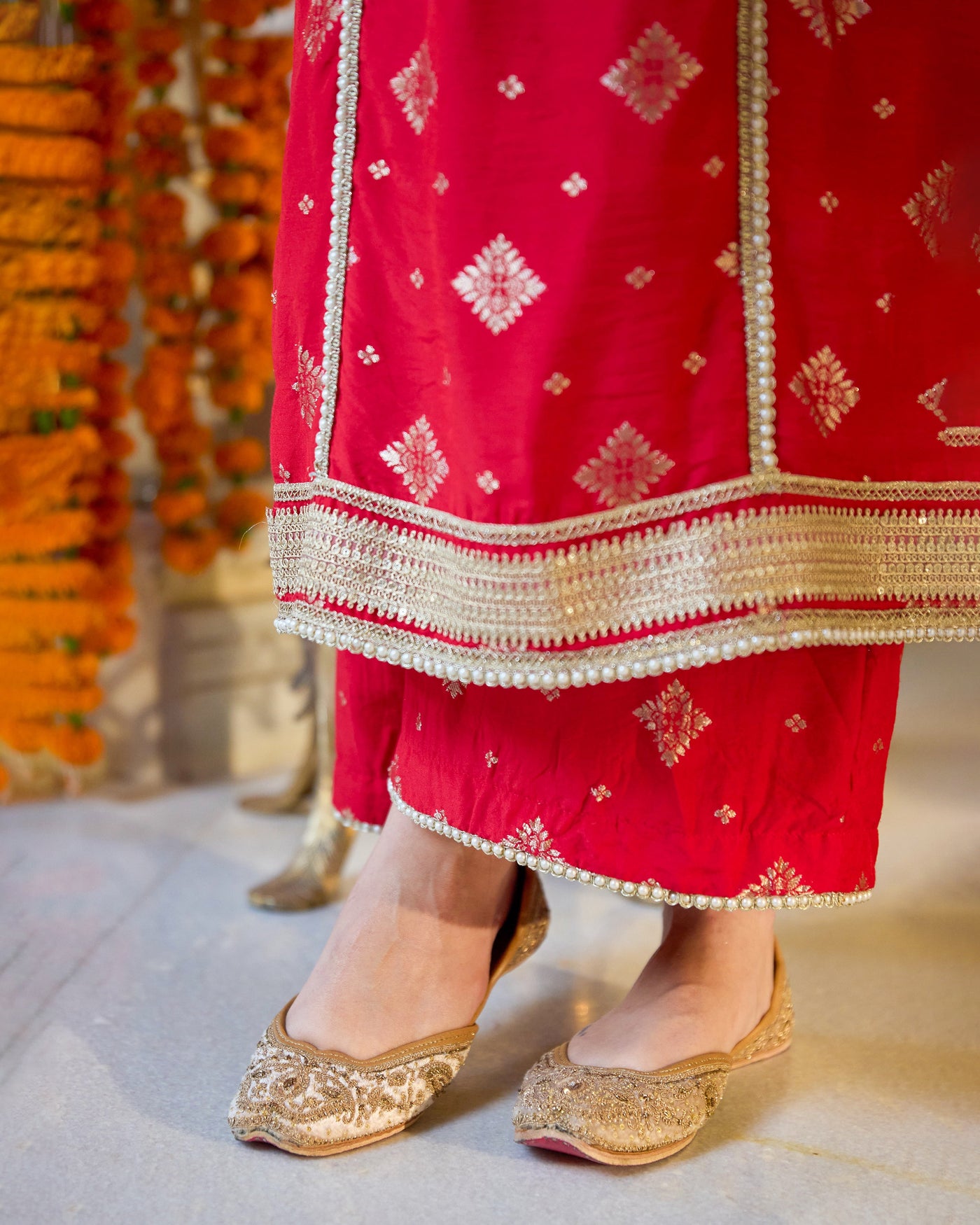 Jashn White Handcrafted Jutti
