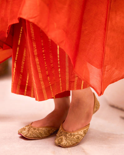 Mehru Beige Handcrafted Jutti