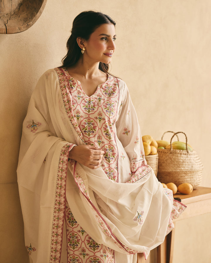 Kaveri White And Pink Mul Cotton Printed Suit Set