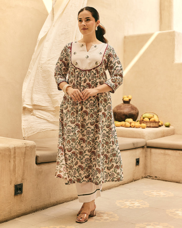 Liza White Cotton Printed kurta Set