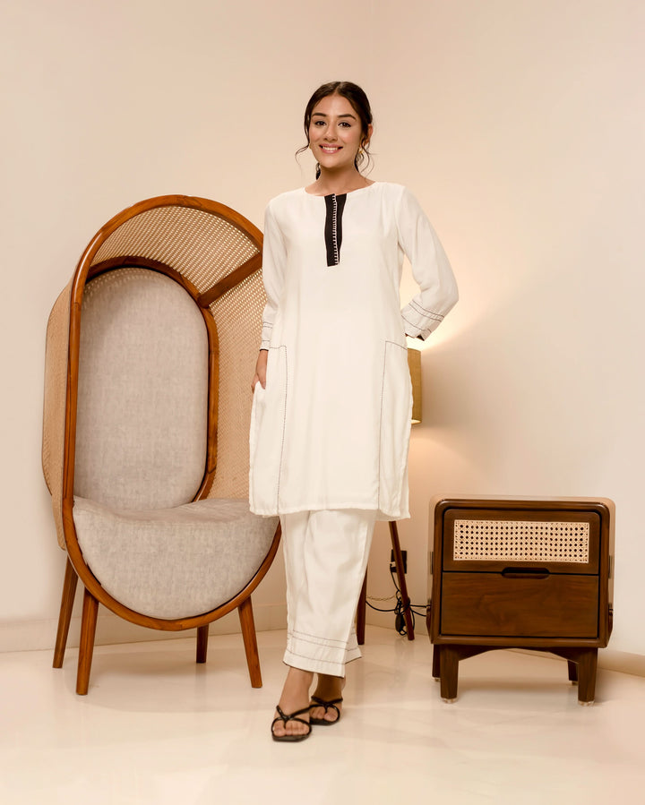 Tulip White Solid Muslin Silk Coord Set