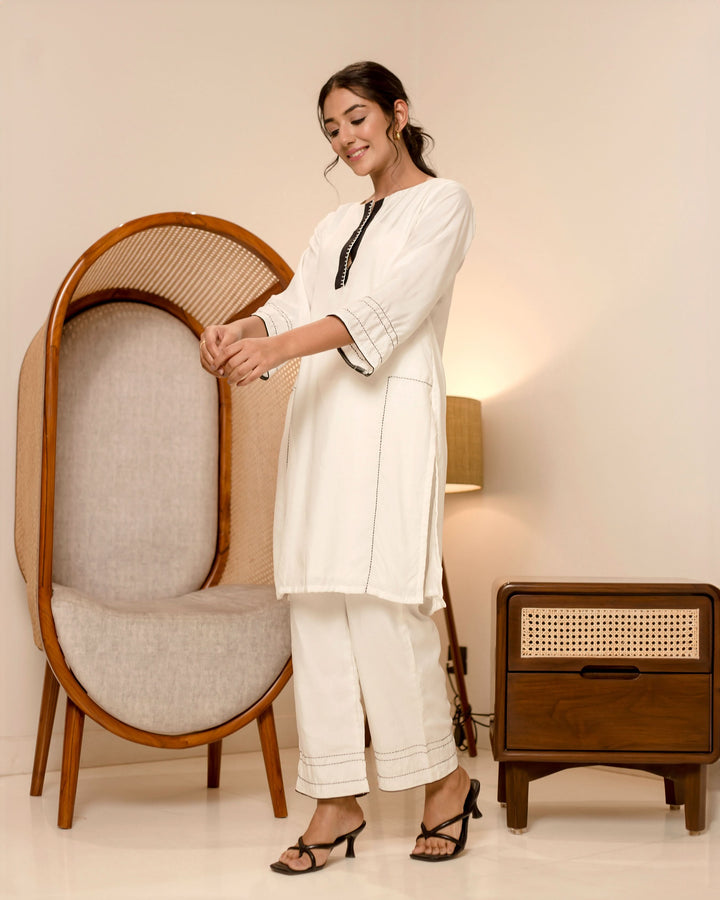 Tulip White Solid Muslin Silk Coord Set
