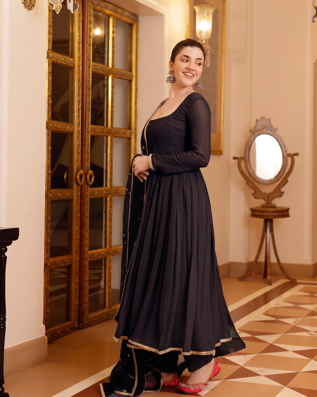 Taani Black Gotapatti Georgette Suit Set