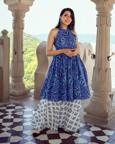 Colorful Indian Kurtis Hand Embroidered With Beautiful Patterns And Designs.  Typically Worn In The Warm Days Of Summer Stock Photo, Picture and Royalty  Free Image. Image 38005063.