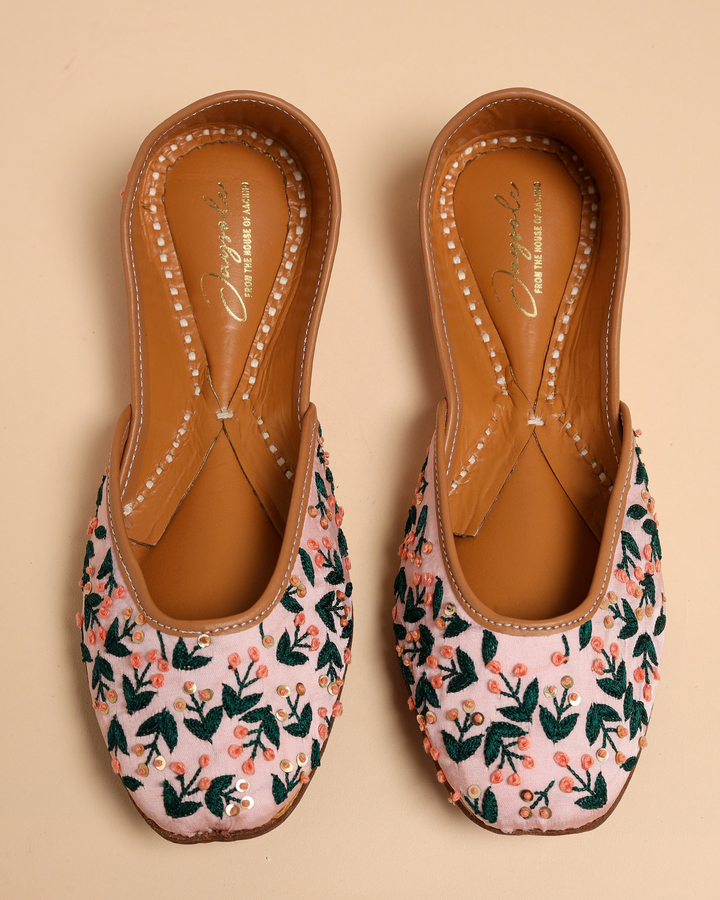 Green Petals Handcrafted Jutti