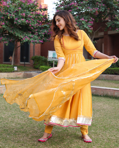 Yellow Popcorn Gotapatti Suit Set