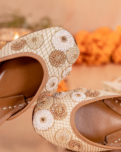 Ladies jutti hot sale