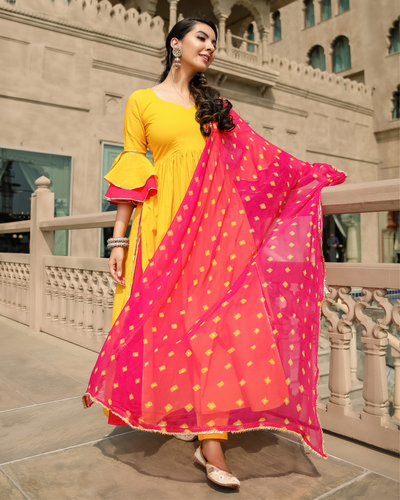 Yellow Punjabi | Suit patiala salwar | Suit color combinations | Suit for  haldi | H… | Combination dresses, Designer party wear dresses, Beautiful  pakistani dresses