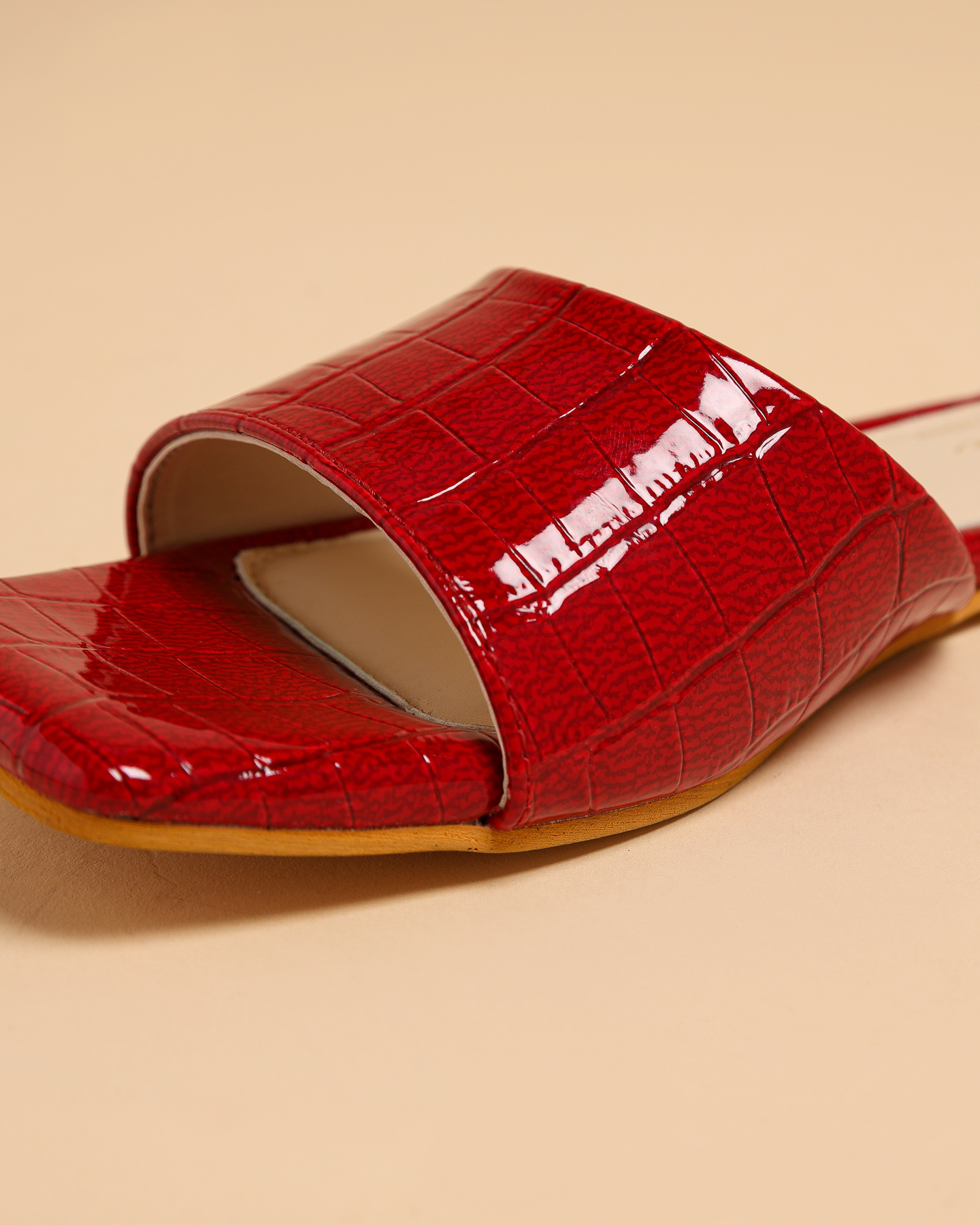 Sus Red Slide Buy Mars Red Slides Online in India at Best Price | Aachho