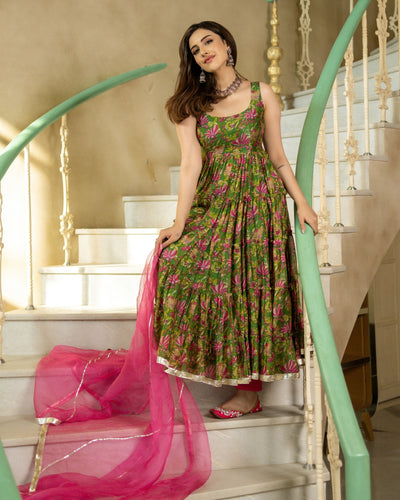 Green Colour Aari Work Salwar Kameez With Blooming Multi Colored Aari