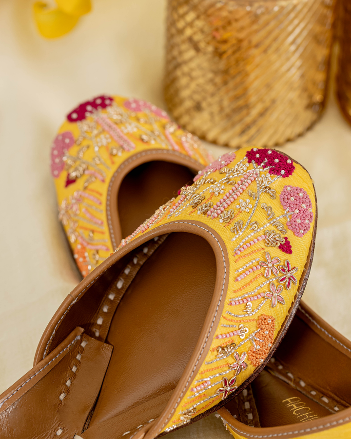 Marshmallow Crunch Handcrafted Jutti