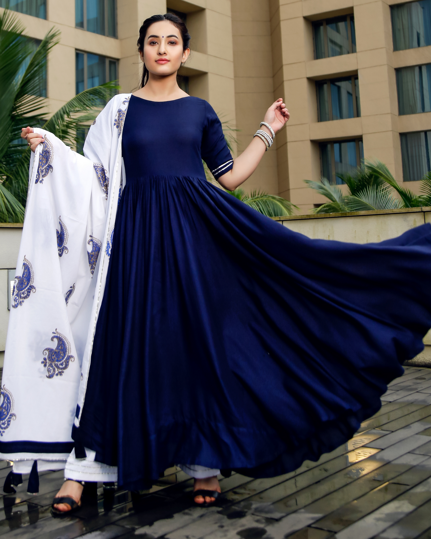 NAVY BLUE MUGHAL HANDLOCK SUIT SET