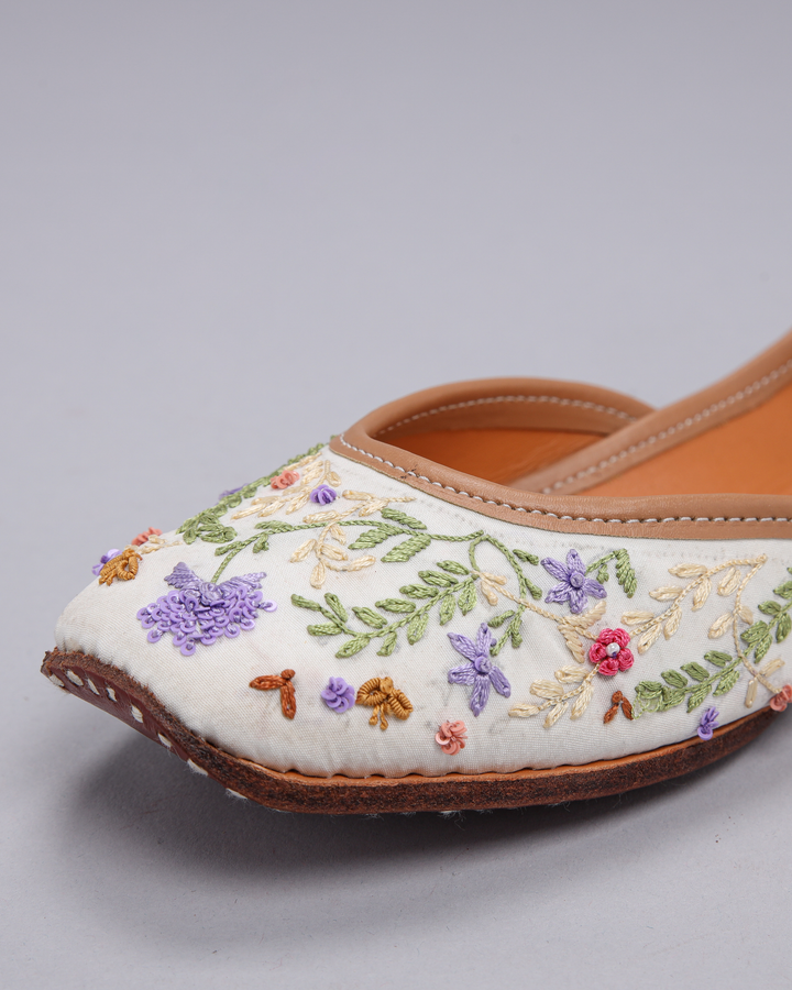 White Lavender Handcrafted Jutti