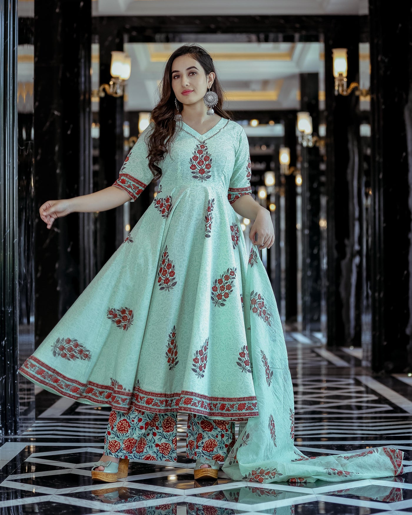 Petal Handblock Suit Set